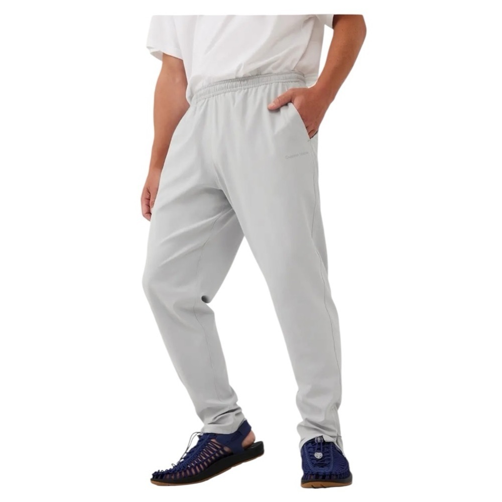 NWT! Outdoor Voices Men’s High Stride Pant in Color: Comet. Size Small.